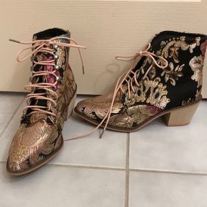 Lace up Ankle booties with floral pattern